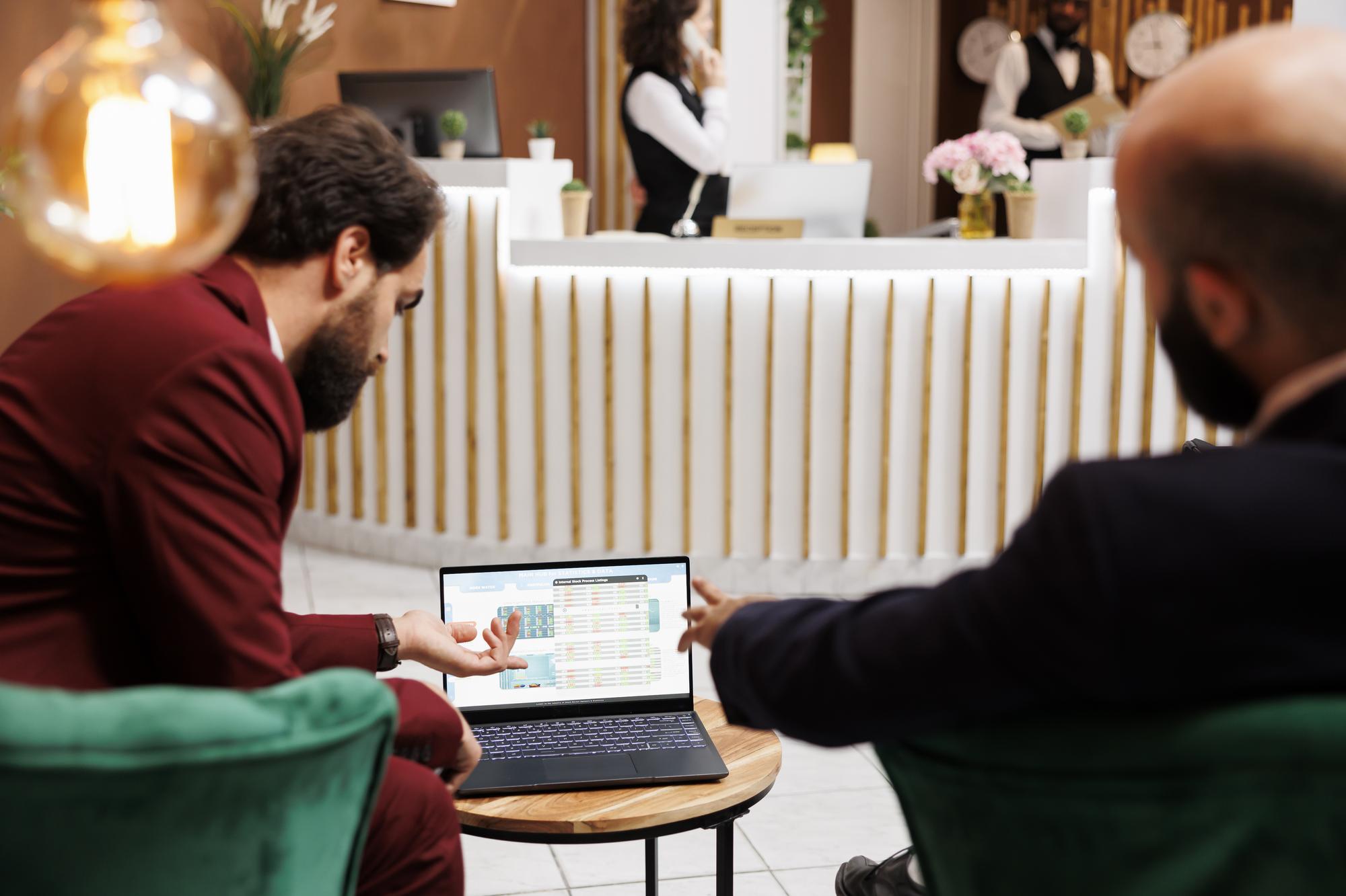 entrepreneurs-exchange-ideas-work